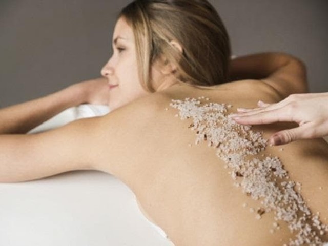 Descubre los beneficios del peeling corporal